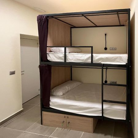 Multi Hostel Calvario Мадрид Екстериор снимка