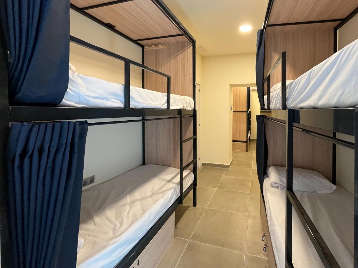 Multi Hostel Calvario Мадрид Екстериор снимка