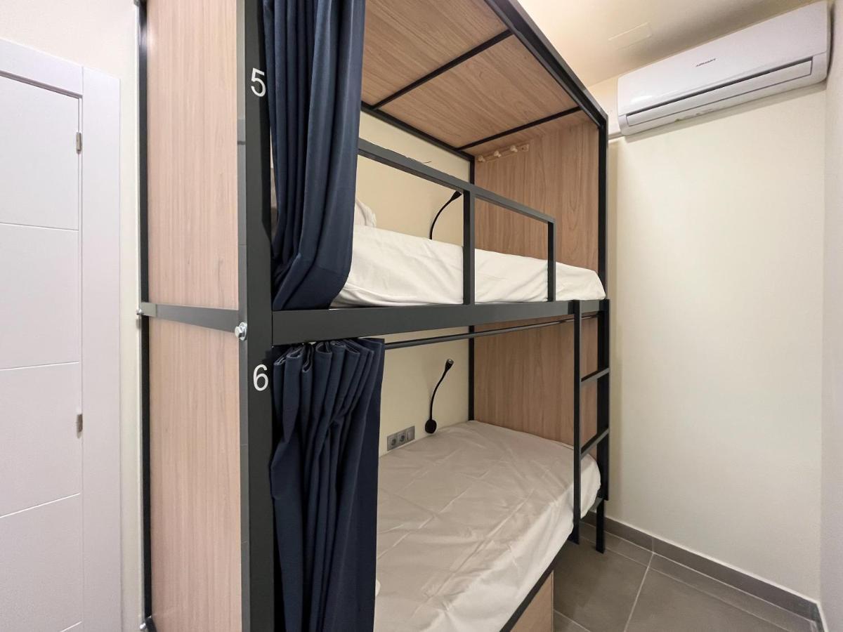 Multi Hostel Calvario Мадрид Екстериор снимка