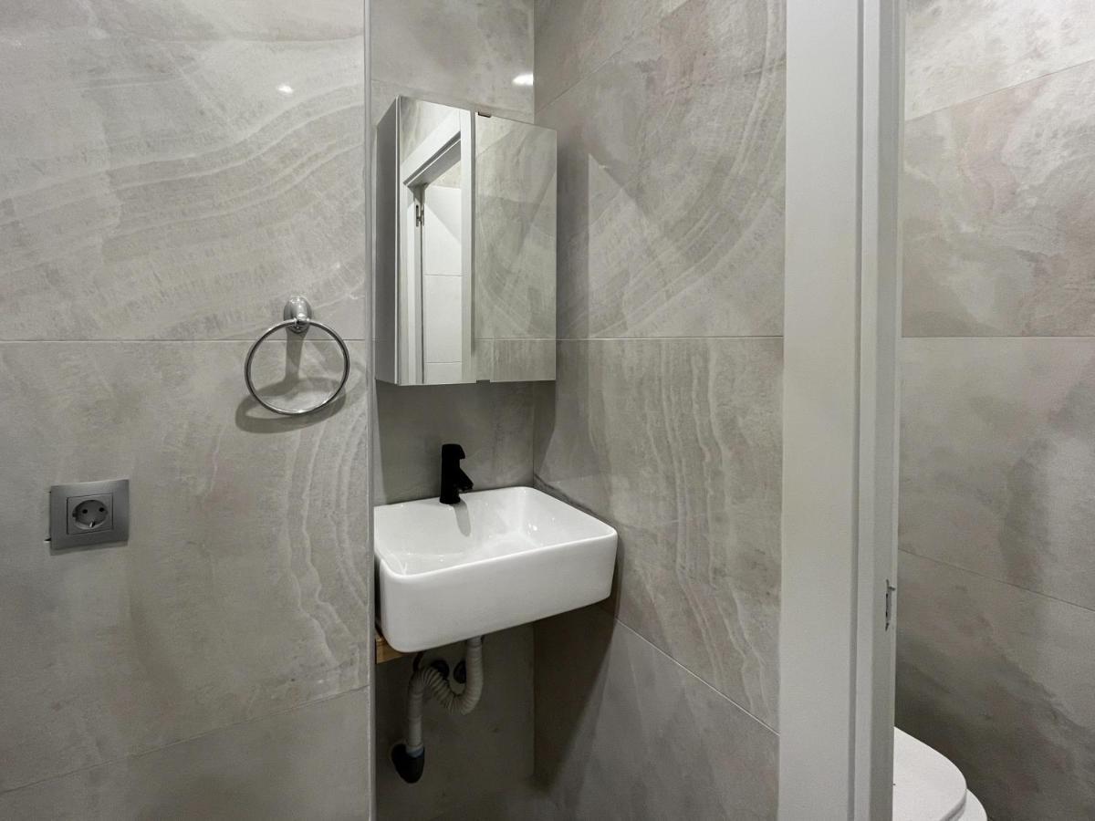 Multi Hostel Calvario Мадрид Екстериор снимка